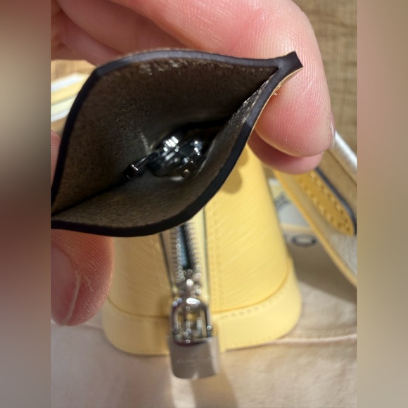 Louis Vuitton Alma BB in Jaune Plume Epi Leather - Picture 12 of 12